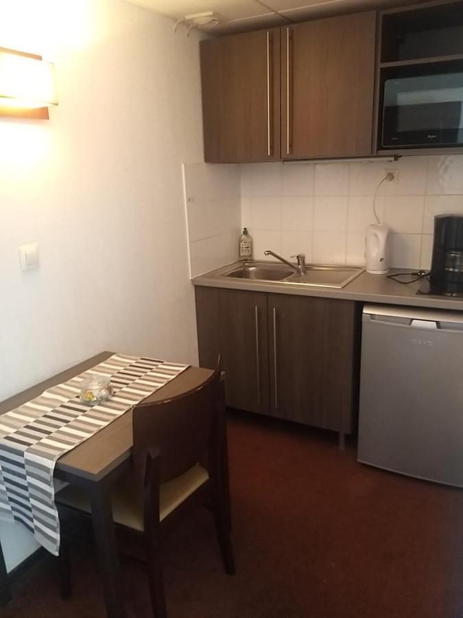 Studio Privatif Dans Hotel Residence Nimes Gare Exterior foto
